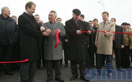 В Киеве открыто движение по Гаванскому мосту