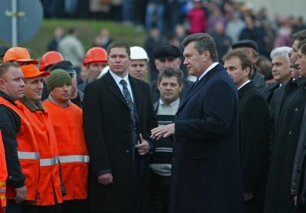 В Киеве открыто движение по эстакаде на Московской площади
