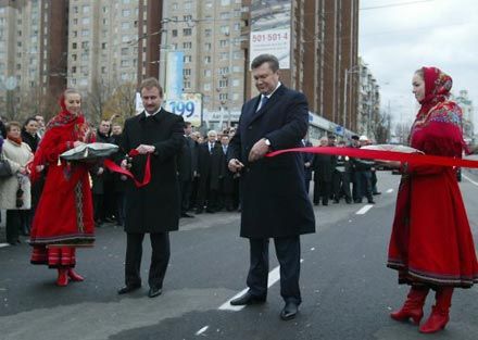 В Киеве открыто движение по эстакаде на Московской площади
