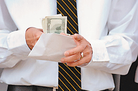С 2013 года зарплаты в «конвертах» могут отмереть по доброй воле