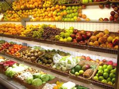 Сезон-2012: на столі українські овочі та імпортні фрукти